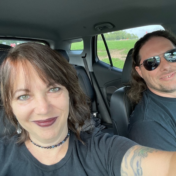 Michele 💜 - Picture 2 of 6